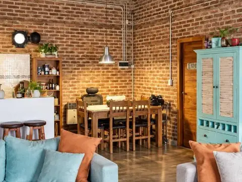 Casa en Alquiler con 2 cocheras