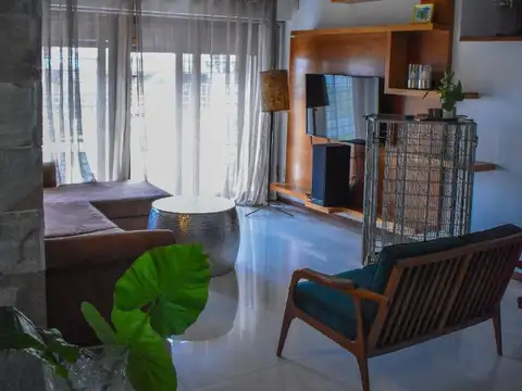 Casa 5 ambientes con 5 baños