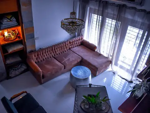 Casa en Venta con 6 cocheras