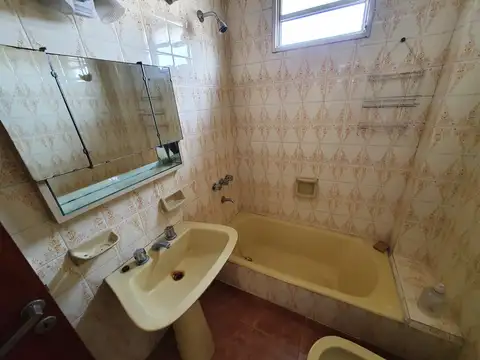 Excelente dto piso alto vista abierta balcón aterrazado
