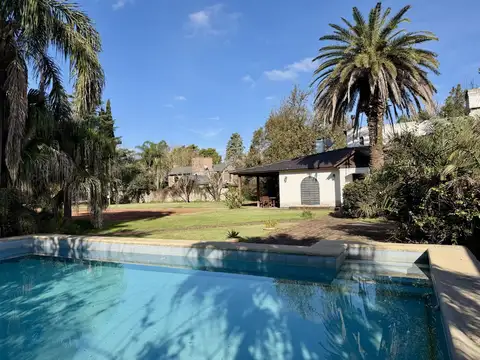 VENTA CASA FUNES 2 DORMITORIOS PILETA Y CANCHA DE TENNIS