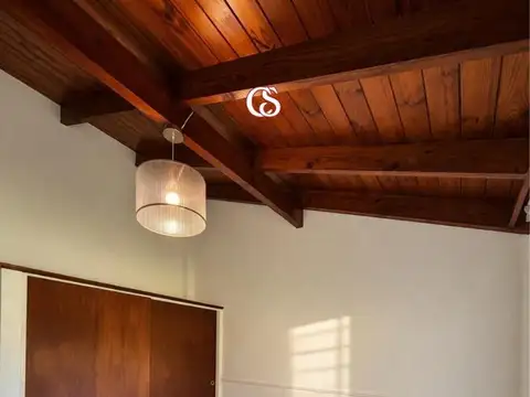 Casa 6 ambientes con 4 baños