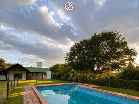 Casa en Alquiler con 1 cochera