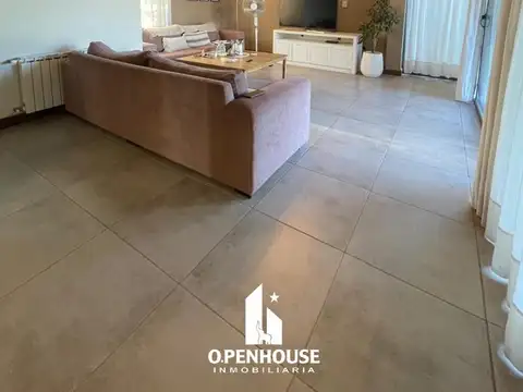 Casa 12 ambientes con 3 baños