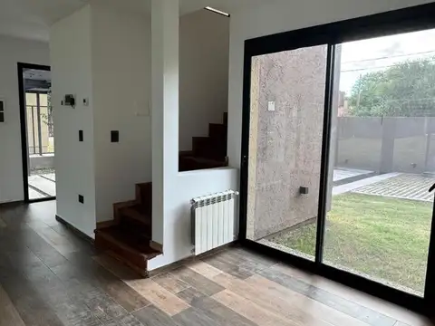 Casa 4 ambientes con 3 baños