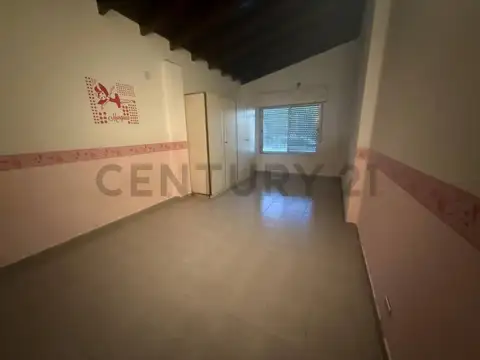 Casa en Alquiler con 1 cochera