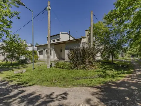 Casa 5 ambientes con 3 baños