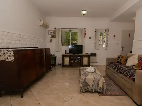 Depto Tipo Casa en Venta con 1 cocheras