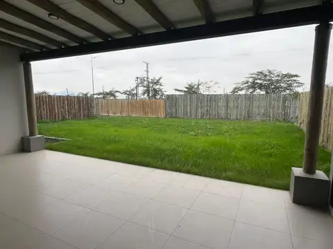 CASA EN ALQUILER LA CERCANÍA 3 DORM SANLO CHICO