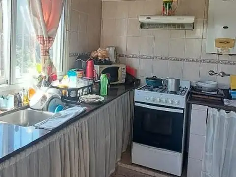 Casa 2 ambientes con 1 baño