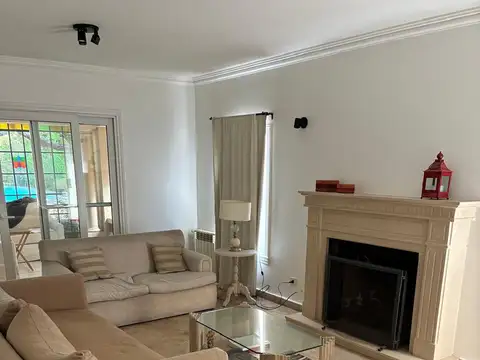 Casa en Alquiler Temporal con 2 cocheras