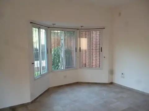 Depto Tipo Casa en Venta en Adrogue, USD 185.000