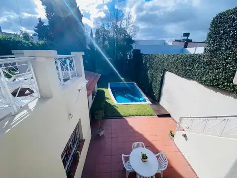 VENTA CASA 6 AMBIENTES RAMOS MEJÍA - JARDÍN Y PISCINA