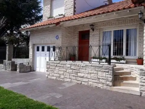 Alquiler temporario chalet 4 ambientes c/dependencia Miramar