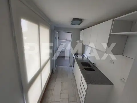 Departamento 6 ambientes con 2 baños