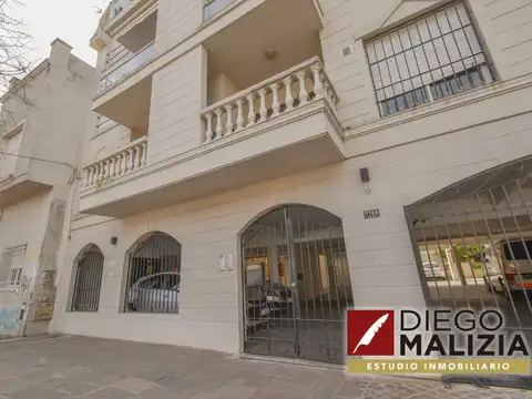 Venta departamento 3 ambientes con parrilla y cochera, Banfield