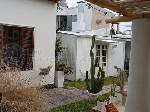 CASA CENTRICA ENTRE LARROQUE Y PARANA