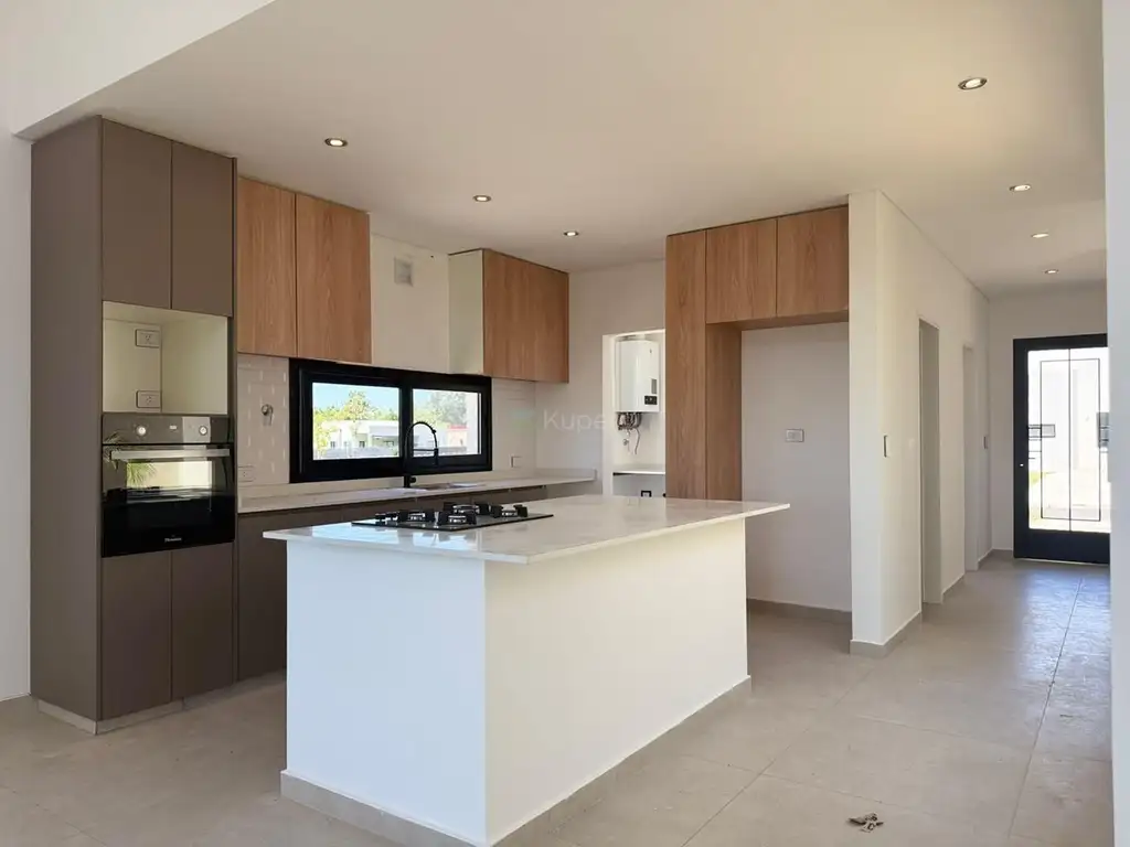 BARRIO SANTA ELISA VENTA CASA A ESTRENAR 4 DORMITORIOS