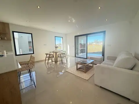 BARRIO SANTA ELISA VENTA CASA A ESTRENAR 4 DORMITORIOS