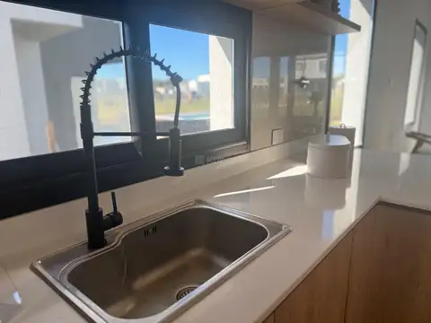 Casa en Venta en Pilar Del Este, USD 180.000