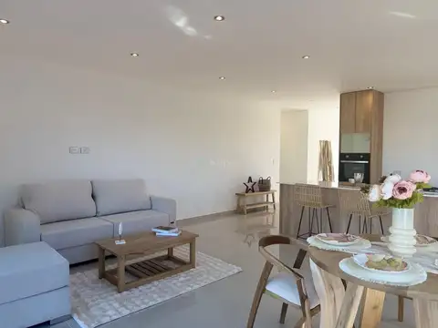 VENTA CASA 5 AMBIENTES en Santa Elisa, Pilar del Este, Pilar