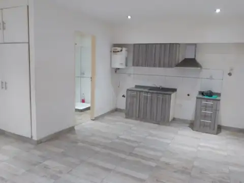 Departamento en Alquiler en Lomas del Mirador, $ 400.000