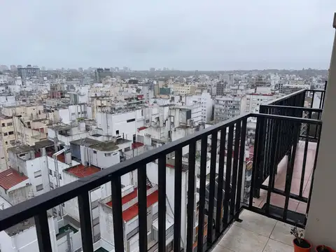 Monoambiente a la calle en zona Plaza Colon
