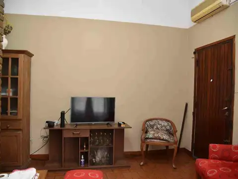 Depto Tipo Casa en Venta 50 años