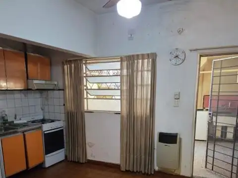 Casa 2 ambientes con 1 baño