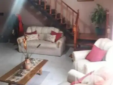 Depto Tipo Casa en Venta 25 años