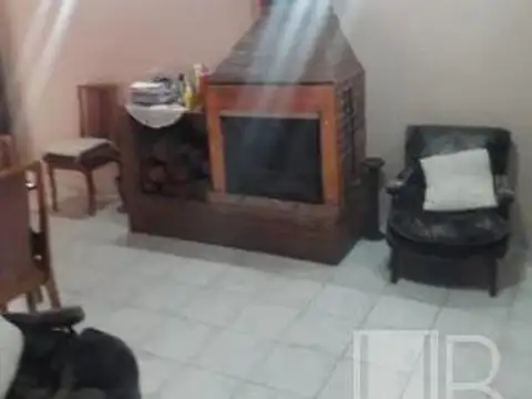 Depto Tipo Casa 4 ambientes con 2 baños