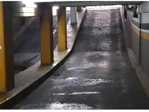 COCHERA EN VENTA - RIOJA E ITALIA