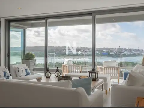 Hermoso pent-house en edificio Tiburón Terrazas Barra