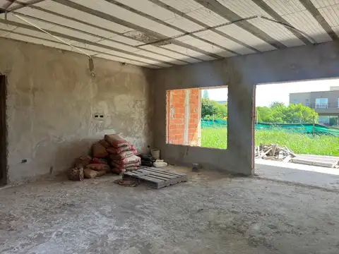 Casa en Venta con 4 cocheras