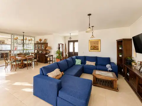 Venta, Casa, 4 Ambientes, Lavadero, Dependencia, Cochera, Pileta, Jardín, Parrilla, La Reja, Moreno