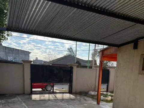 Casa 4 ambientes con 1 baño