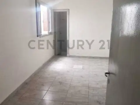 Venta ph 2 ambientes con patio, Valentin Alsina, Lanús