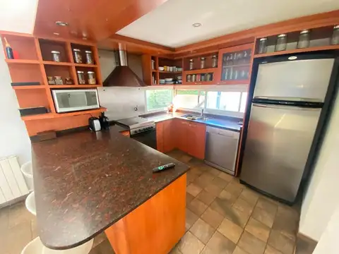 Casa en Venta con 4 cocheras