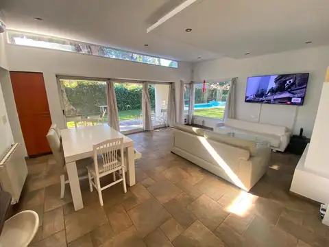 Casa en Venta en Barrio Parque Leloir, USD 400.000