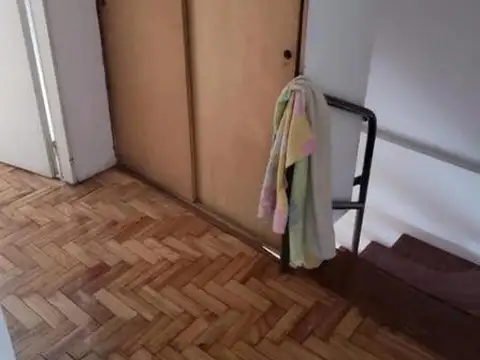 PH EN DUPLEX DE 4 AMBIENTES EN VENTA CON PATIO Y TERRAZA EN OLIVOS