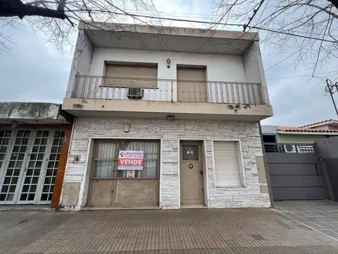Casa - Venta - Argentina, Villa Constitución - 14 de febrero 942