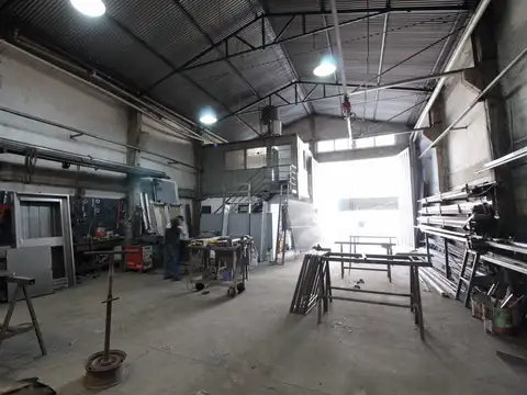EXCELENTE GALPON 350M2 CON OFICINAS ESCUCHA OFERTA