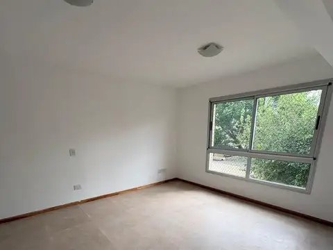 Departamento en Alquiler con 1 cochera