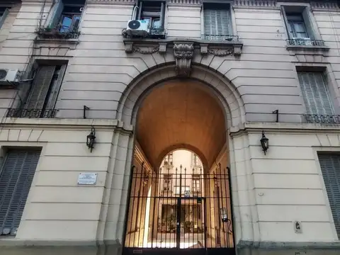 DEPARTAMENTO EDIFICIO HISTORICO P.PATRICIOS TRES AMB RECICLADO