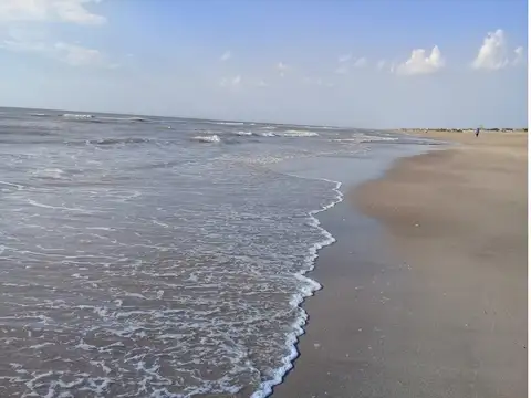 Villa Gesell   (Sur) Paseo 147 y Playa (M)