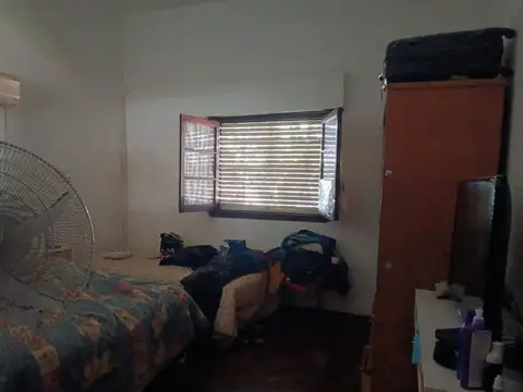 RAM. Venta de dos casas con local en Bella Vista