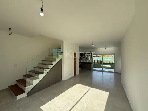 VENTA DUPLEX 3 DORMITORIOS OPORTUNIDAD La Angelica, Pilar, G.B.A. Zona Norte