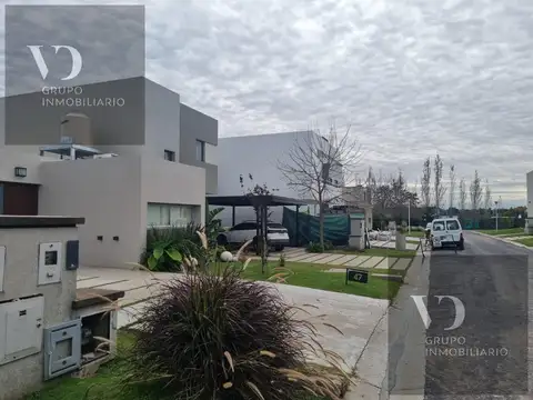 133 y 478 - Barrio EL ROBLE