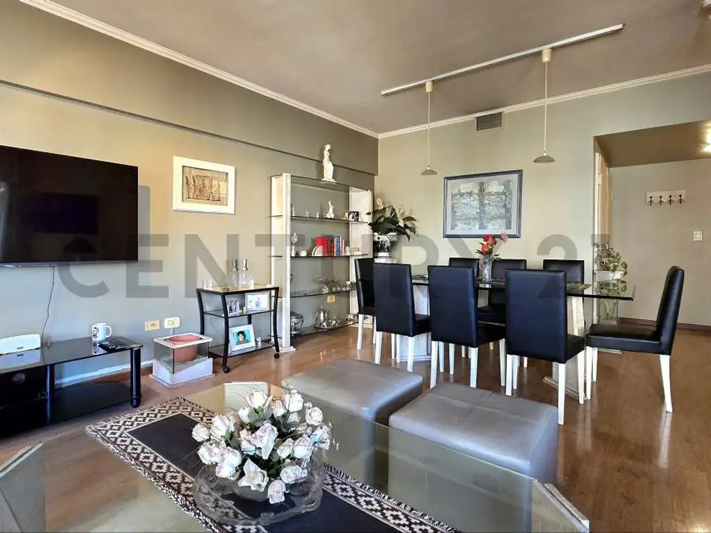 Avenida Ricardo Balbin 2500, Piso 7