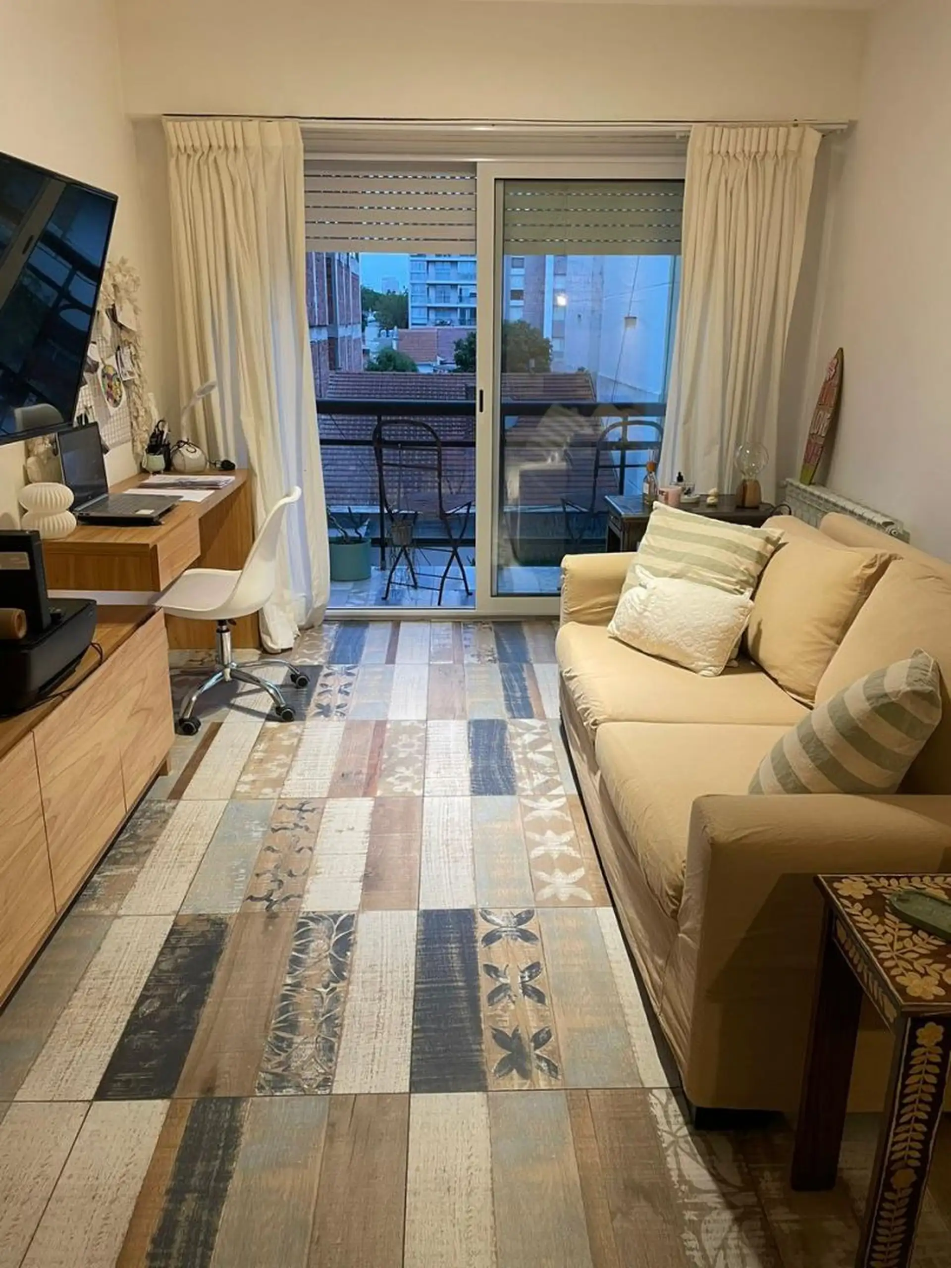 Venta Departamento 2 ambientes con cochera y baulera en Zona Güemes